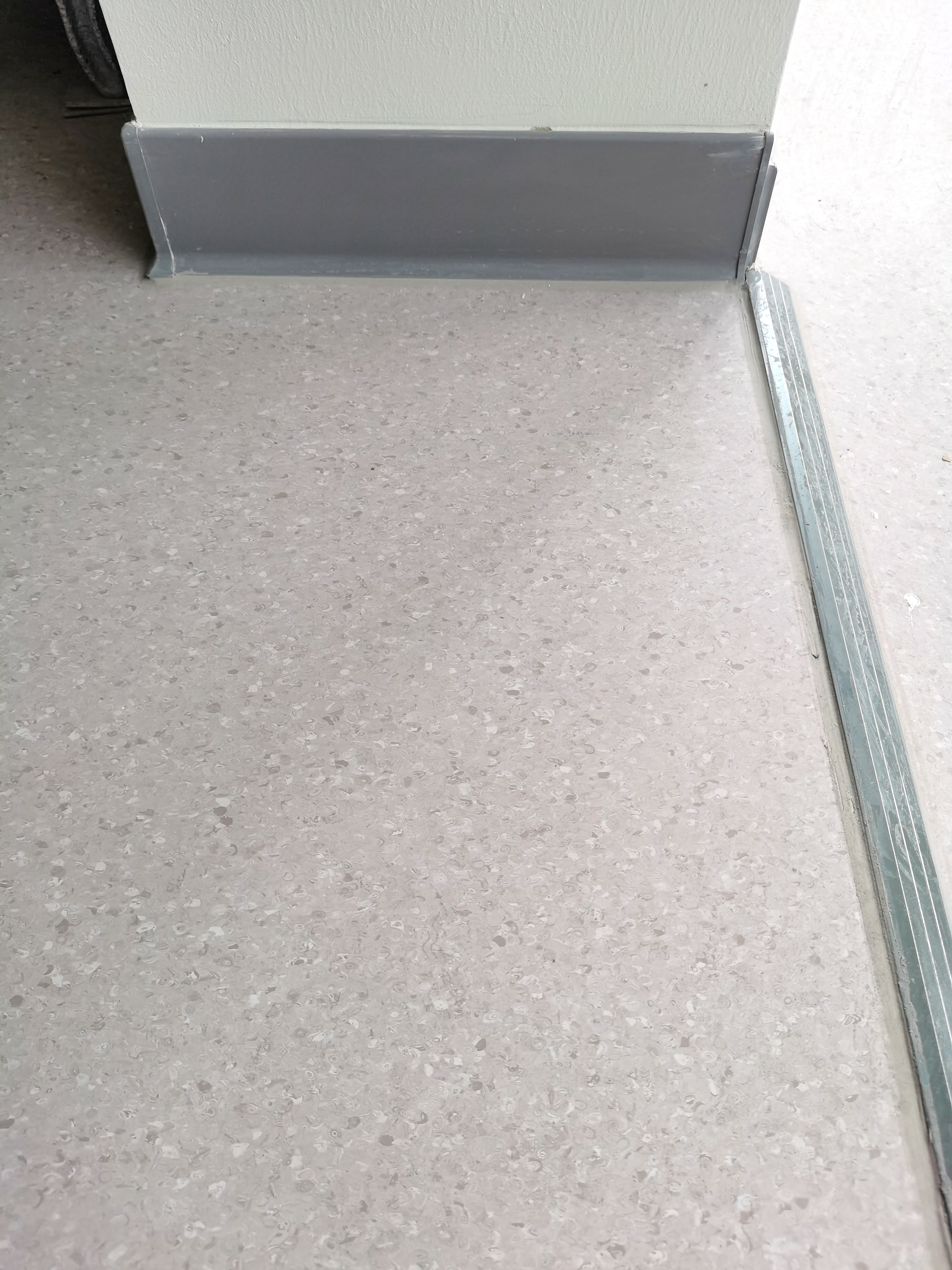 米兰官网同质透心地板